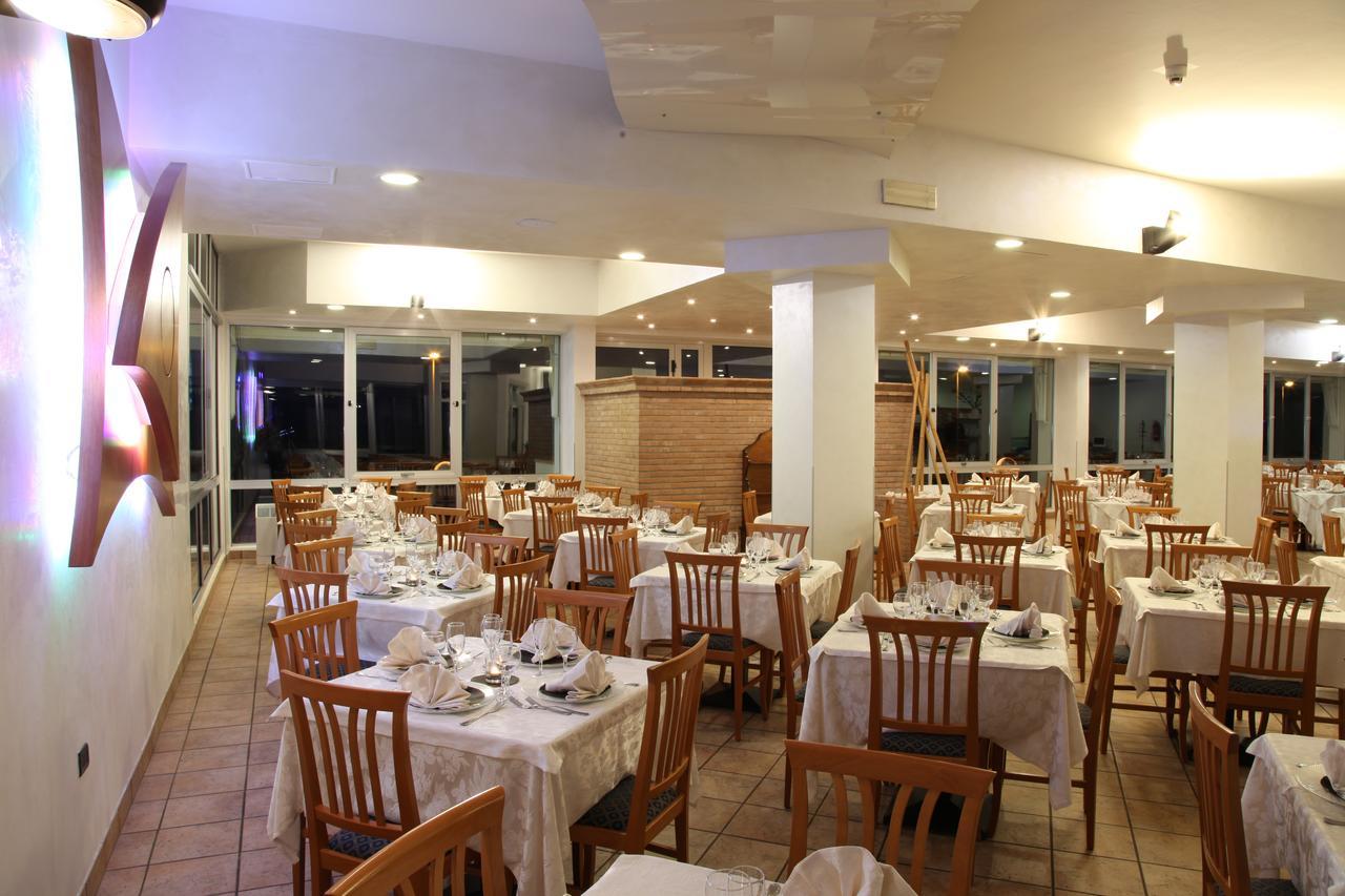 Hotel Plaza Llido Degli Estensi Kültér fotó
