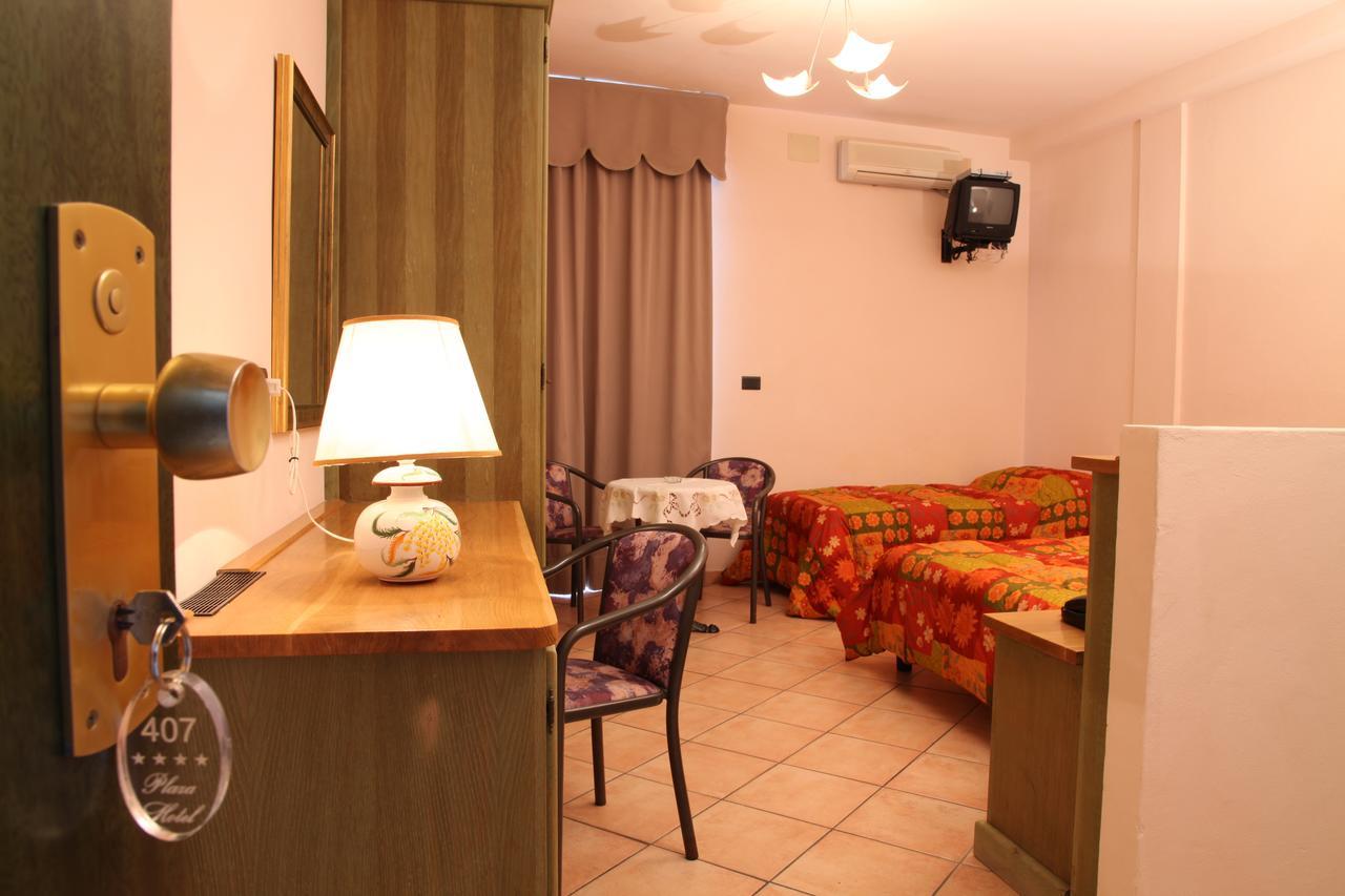 Hotel Plaza Llido Degli Estensi Kültér fotó