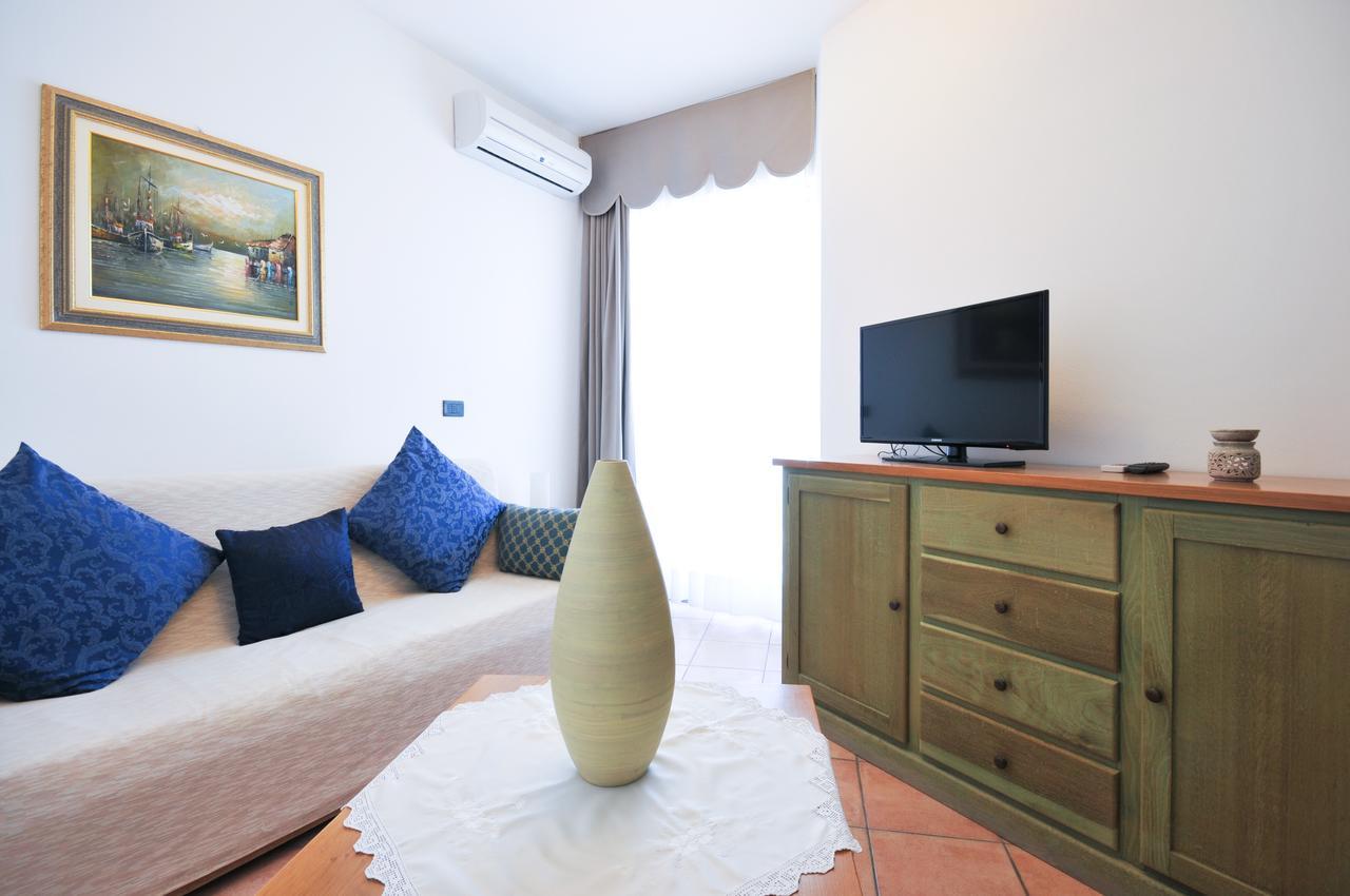 Hotel Plaza Llido Degli Estensi Kültér fotó