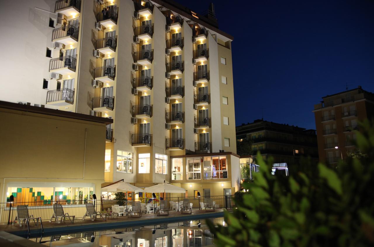 Hotel Plaza Llido Degli Estensi Kültér fotó