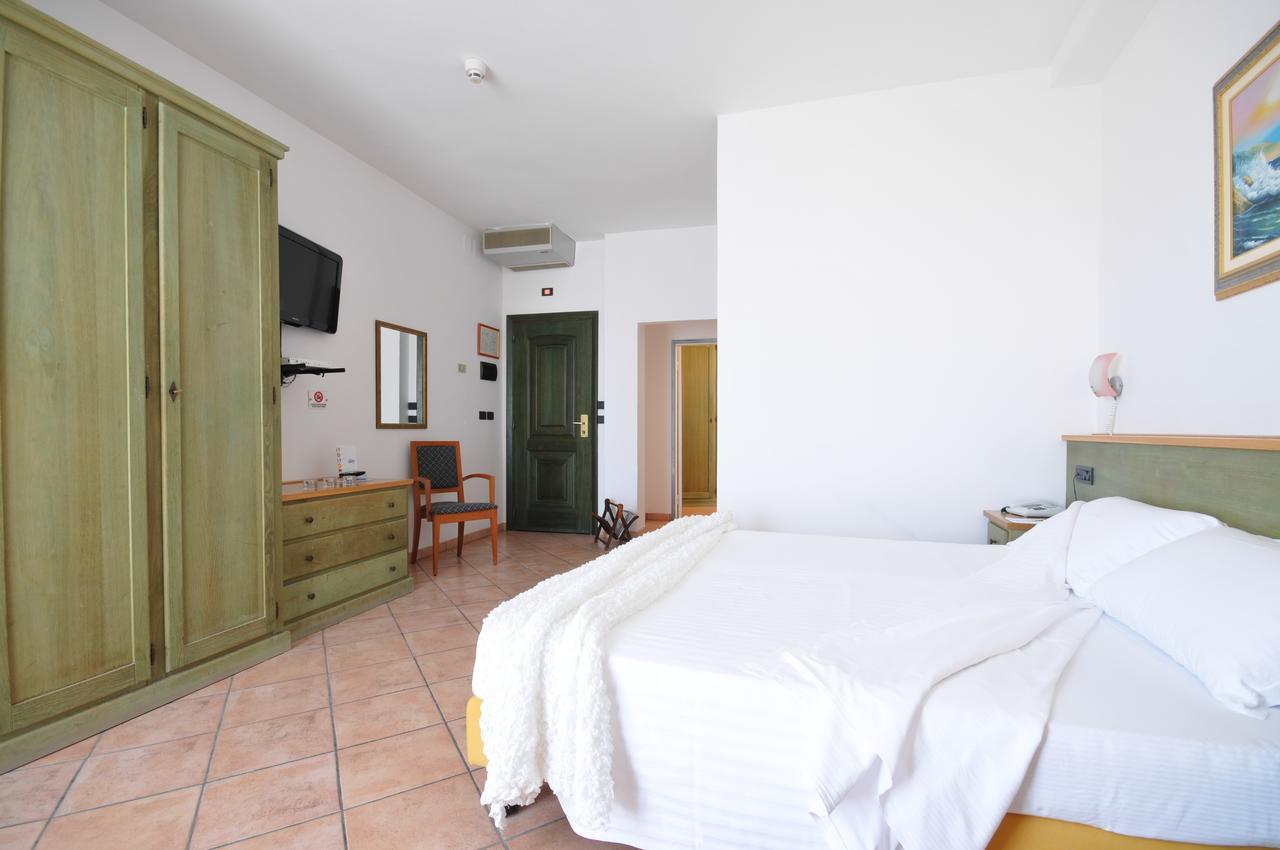 Hotel Plaza Llido Degli Estensi Kültér fotó