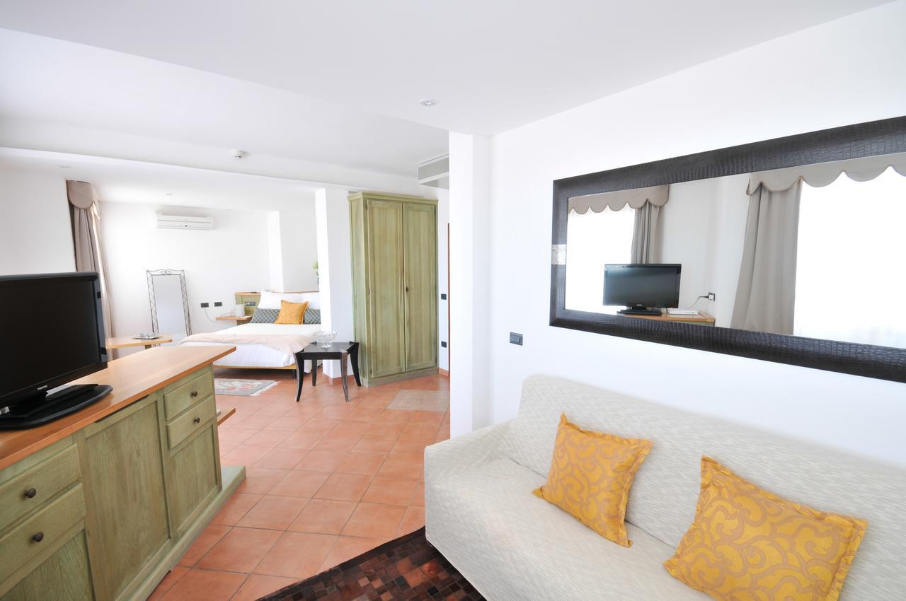 Hotel Plaza Llido Degli Estensi Kültér fotó