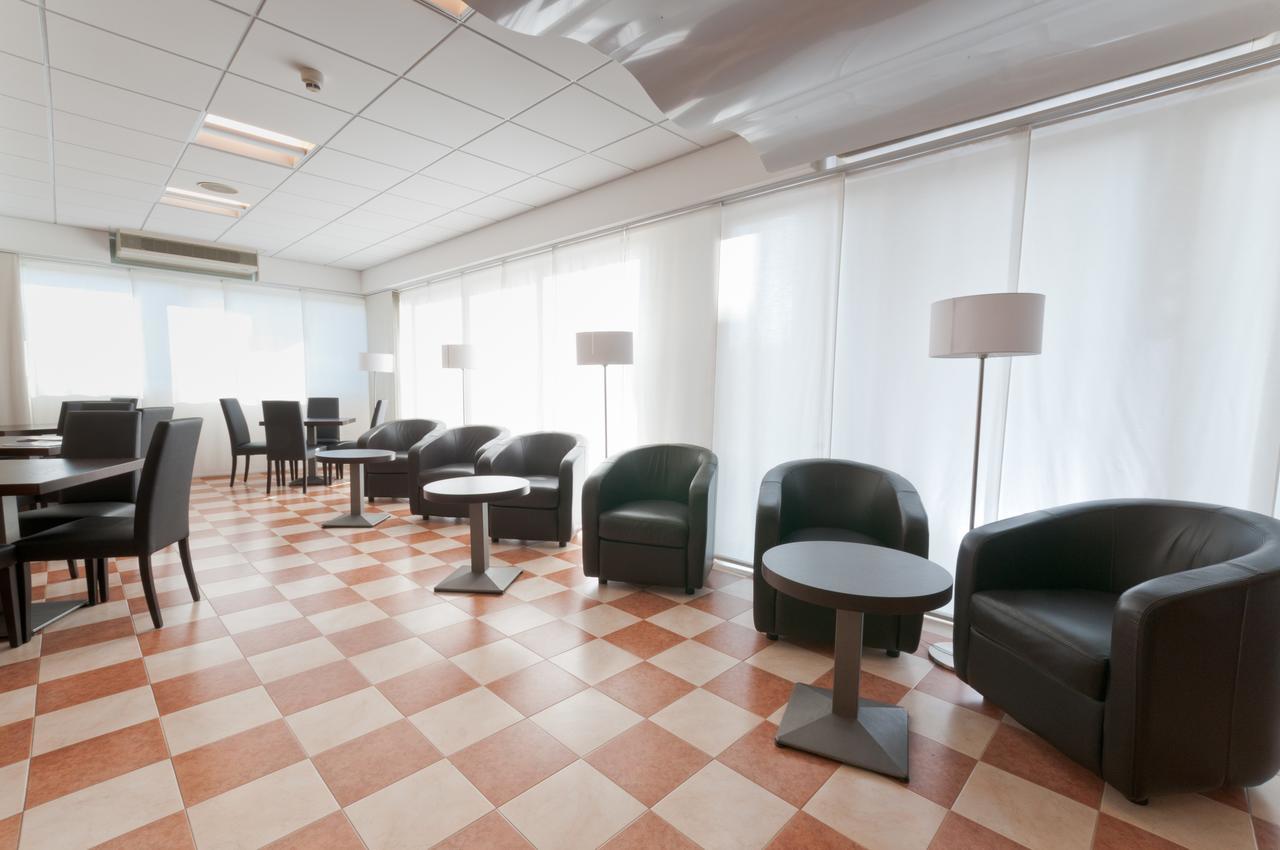 Hotel Plaza Llido Degli Estensi Kültér fotó