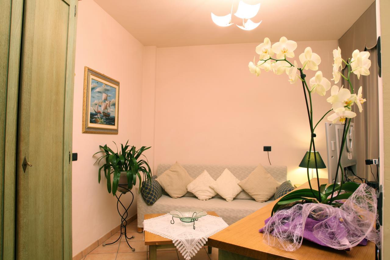 Hotel Plaza Llido Degli Estensi Kültér fotó