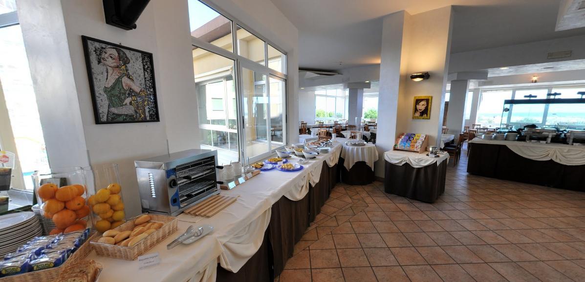 Hotel Plaza Llido Degli Estensi Kültér fotó